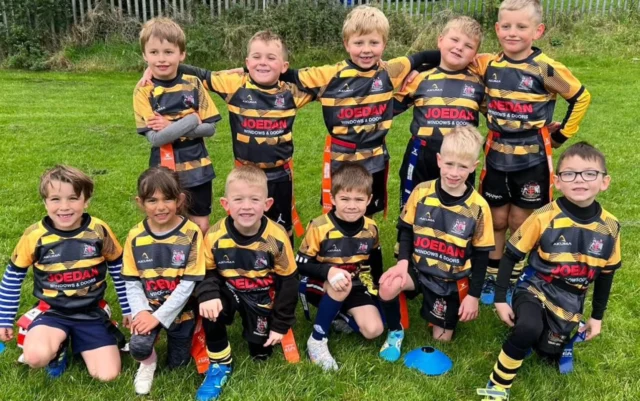 We’re proud to announce that our valued partnership with @joedanwindowsdoors  is continuing into a second year!

As sponsors of our Junior Section, @joedanwindowsdoors support is instrumental in helping us nurture the next generation of talent. Their commitment to our young players and the community is truly appreciated, and we’re thrilled to have them on board for another fantastic year. 

@grfurugby